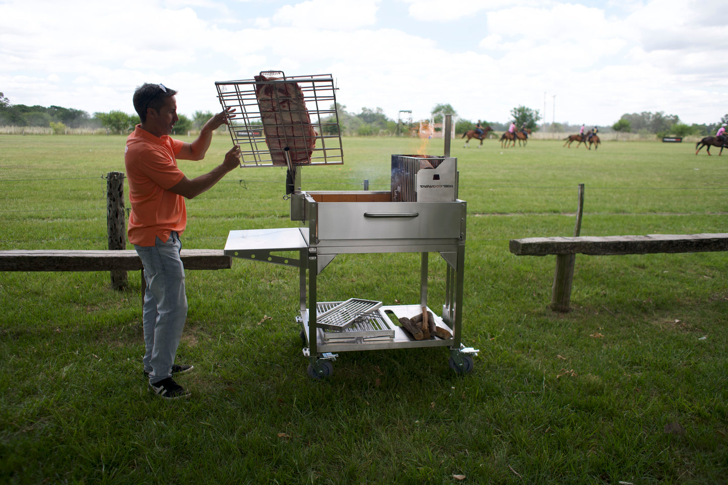 Tagwood BBQ Argentine Clamp Grill with firebox | BBQ33SS
