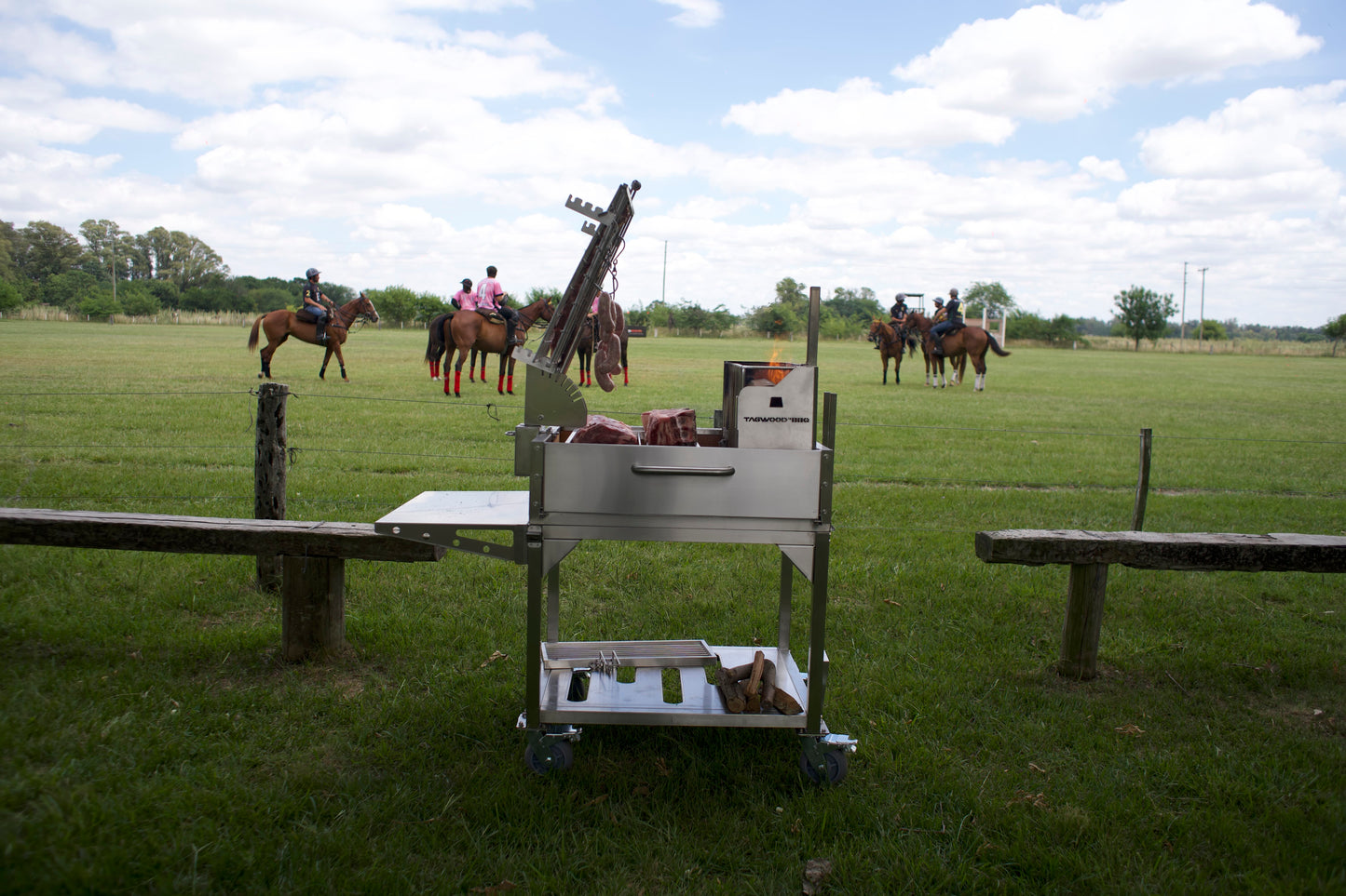Tagwood BBQ Argentine Clamp Grill with firebox | BBQ33SS
