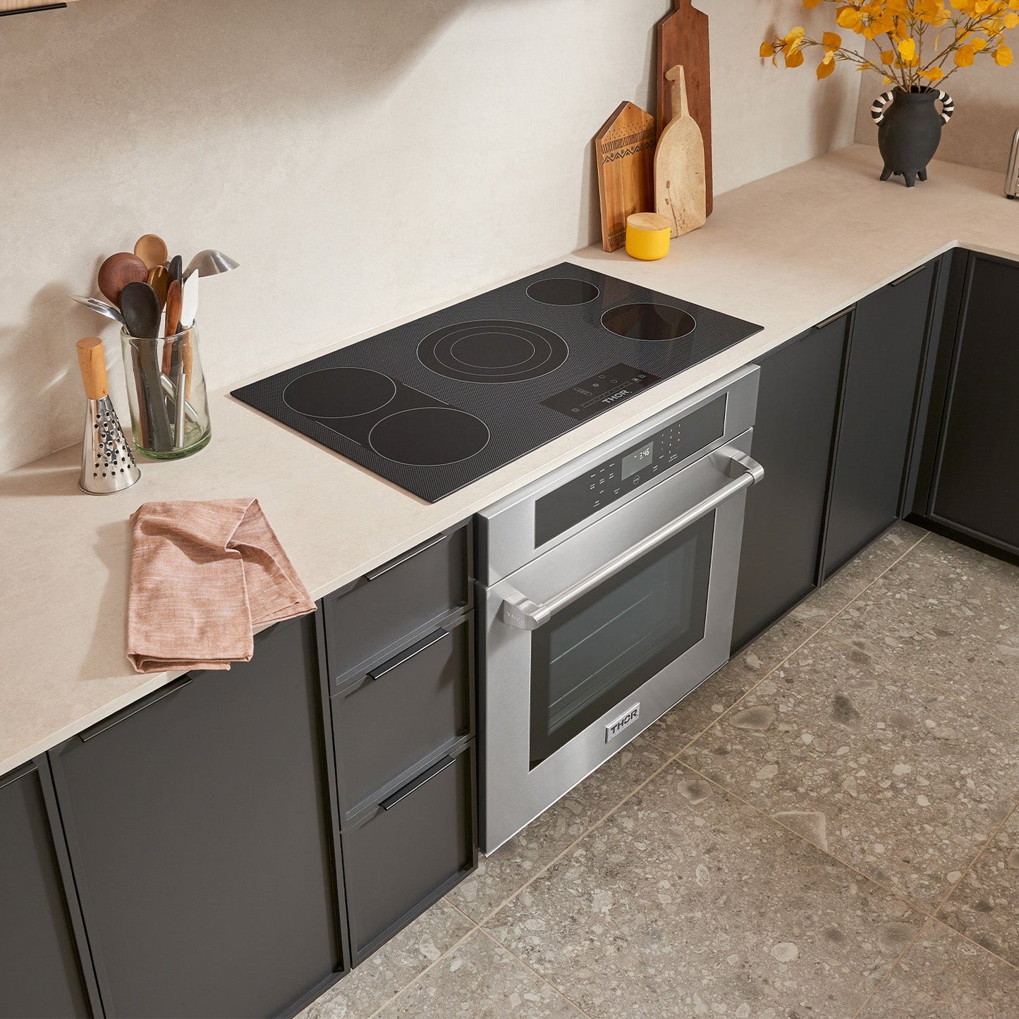 THOR Kitchen 36 In. Professional Electric Cooktop in Black, TEC36