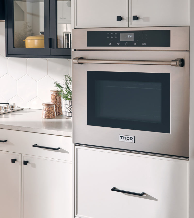 THOR Kitchen Package - 36" Propane Gas Rangetop, Range Hood, Wall Oven, HRT3618ULP-HRH3607-HEW3001