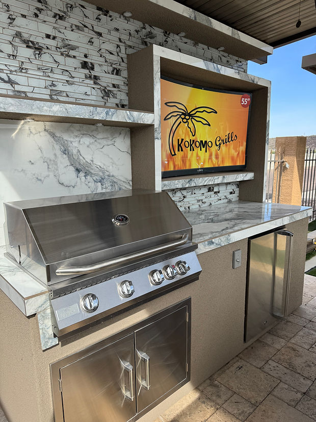 KoKoMo Grills Baja W Top Outdoor Kitchen – Luxury Backyard Entertainment Island (SKU: BAJATOP5352)