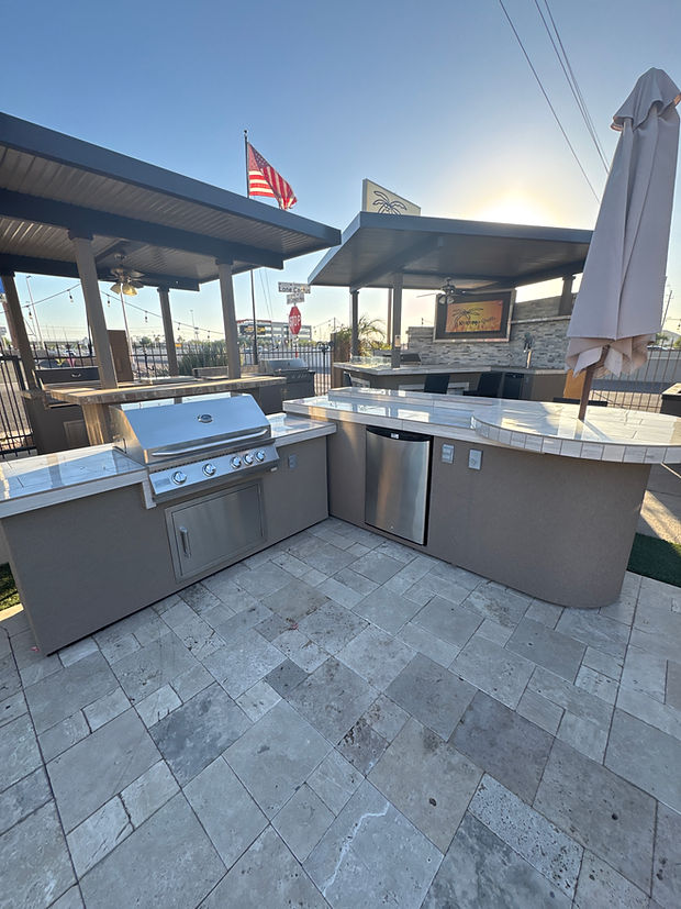 KoKoMo Grills Aruba Round BBQ Island – Luxury Outdoor Kitchen (SKU: ARUBAROUND3297)