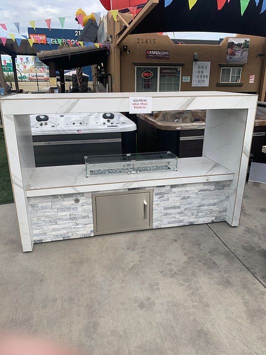 7'6" Modern Fireplace